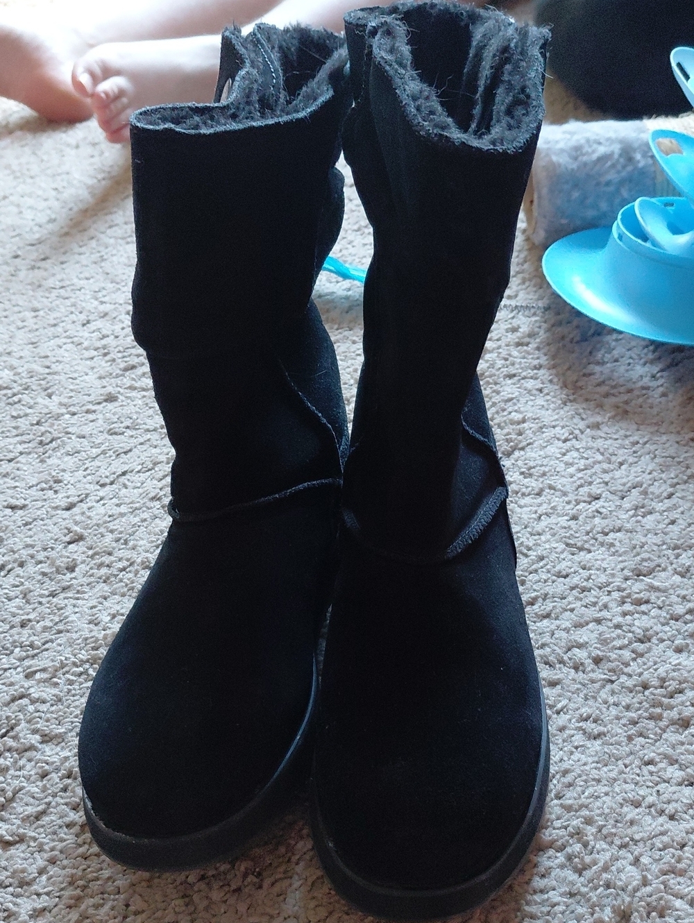 Skechers Women's Black Faux Suede Mid-Calf Winter Boots
